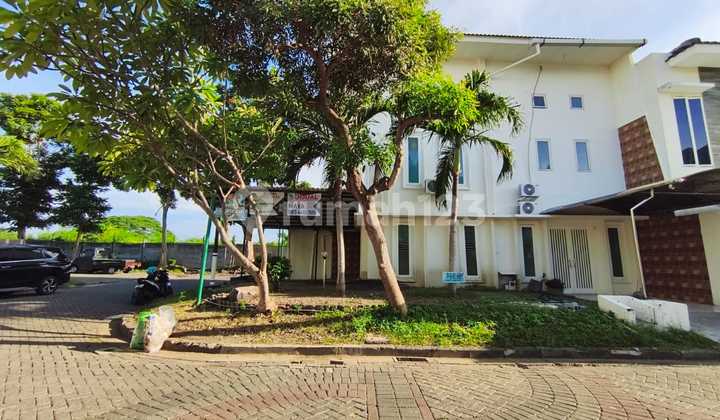 Rumah Pakuwon City Dekat Araya Kertajaya 