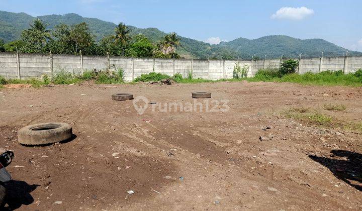 Gudang terbuka, tanah padat berbenteng 2