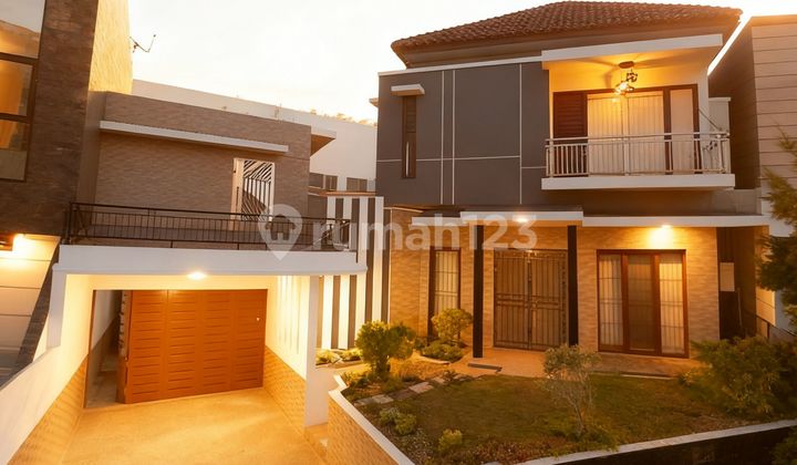 Rumah Mewah 2 Lantai