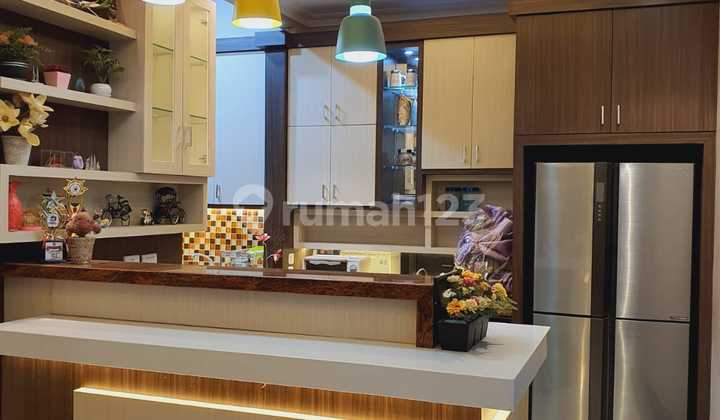 Dijual Rumah Mewah 2 Lantai Dekat Bandara 1