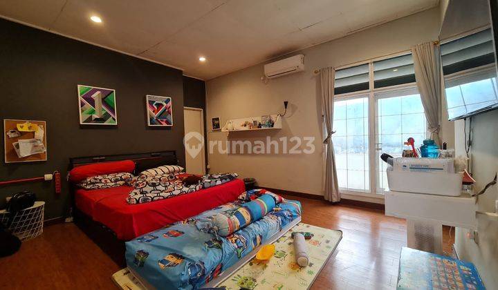 Tebet, Jalan Lebar 3 Mobil, Lingkungan Bagus, 2 Lantai, Semi Furnished SHM di Tebet Timur, Jakarta Selatan 1