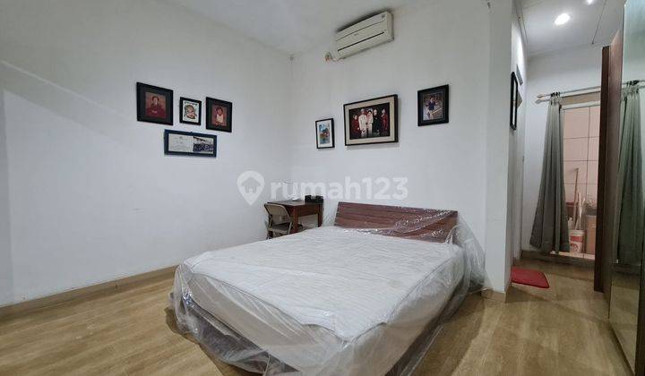 Tebet, Jalan Lebar 3 Mobil, Lingkungan Bagus, 2 Lantai, Semi Furnished SHM di Tebet Timur, Jakarta Selatan 2