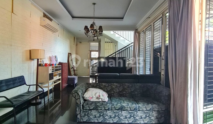 Gandaria, rumah bagus, dekat mall, shm, bebas banjir Gandaria, rumah bagus, dekat mall, shm, bebas banjir