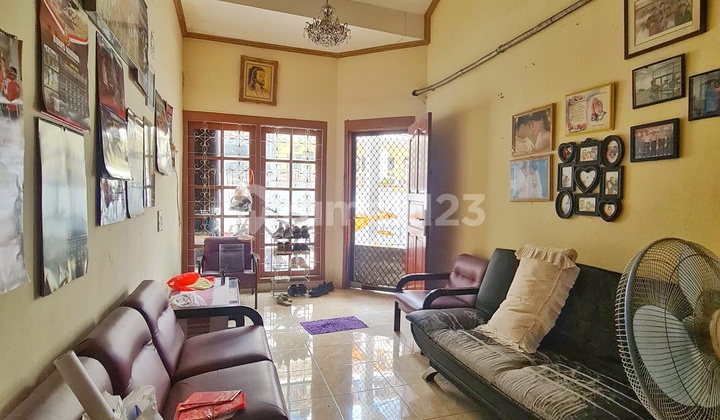 Sunter Agung Perkasa 6X21 SHM, Row 2 Cars, Old House 2