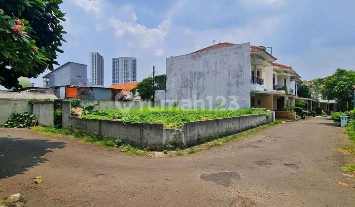 Vacant Land, Complex, Quiet, Flood-Free, 15x15 Plot