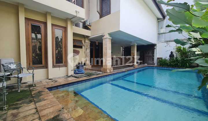 House Needs Complete Renovation Unfurnished SHM Menteng Dalam, South Jakarta House Needs Complete Renovation Unfurnished SHM Menteng Dalam, South Jakarta