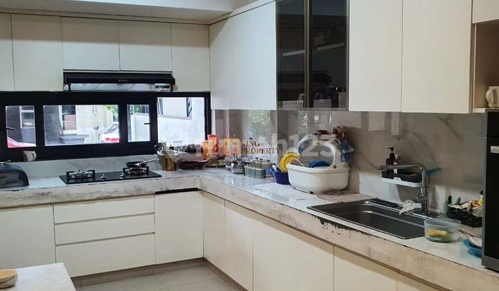 Prestisius & Elegan! Rumah 3,5 Lantai Private Pool di Puri Mansion Bangunan Baru Premium Quality