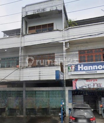 "3-Story Shophouse Strategically Located on Main Road, Pekanbaru City, Suitable for All Kinds of Businesses, Come Survey Now" "3-Story Shophouse Strategically Located on Main Road, Pekanbaru City, Suitable for All Kinds of Businesses, Come Survey Now"
