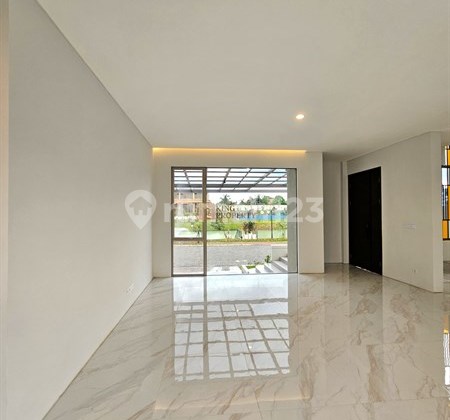 Iconic Lakeside Home Citragarden Lacovia Rumah Besar 12X17 View Danau