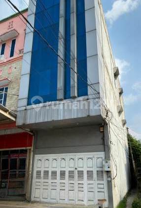 For Sale: Ready-to-Use 3-Story Shop House in Panam, Former BNI Syariah Pekanbaru, Super Strategic Location 2