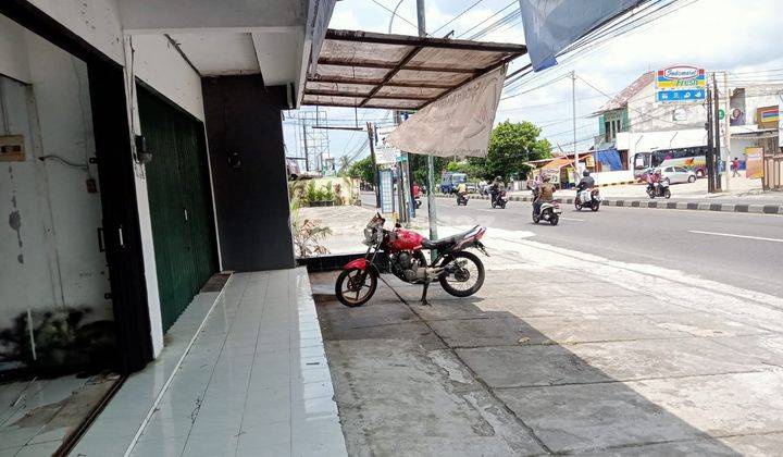Ruko Mangku Jalan Magelang Km 13.5. Depan Asrama Polisi Polres Yogyakarta. 4