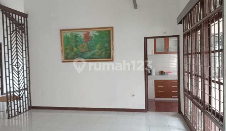 The renovated house is located in the Cilandak area, South Jakarta. It can be used as an office. 2