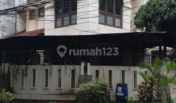 Rumah Bagus di Lokasi Strtegis Kawasan Kebayoran Baru Jakarta Selatan 2