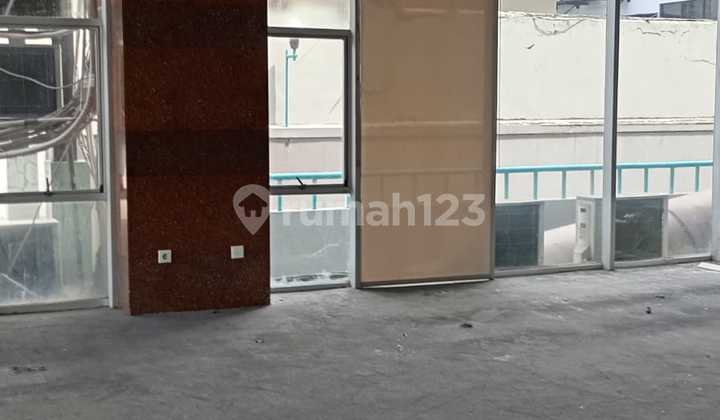 Office Space in a Building in the Kemang Area, South Jakarta 2