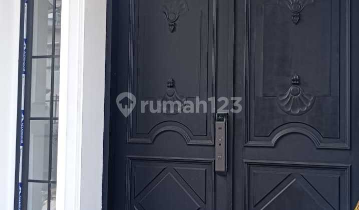 Rumah Baru Dekat Menteng dan Kuningan Rumah Baru Dekat Menteng dan Kuningan