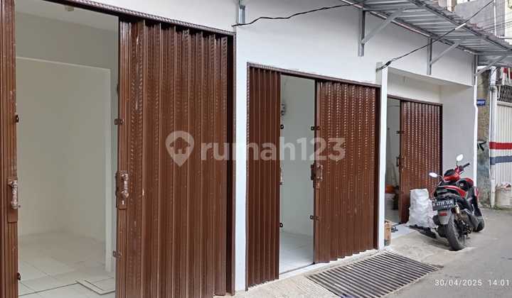 Kios Baru Selesai Renovasi Cocok untuk Berbagai Usaha. Kios Baru Selesai Renovasi Cocok untuk Berbagai Usaha.
