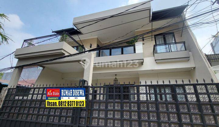 Rumah Bagus Dikawasan Kebayoran Baru, Ada Swimmingpool 1