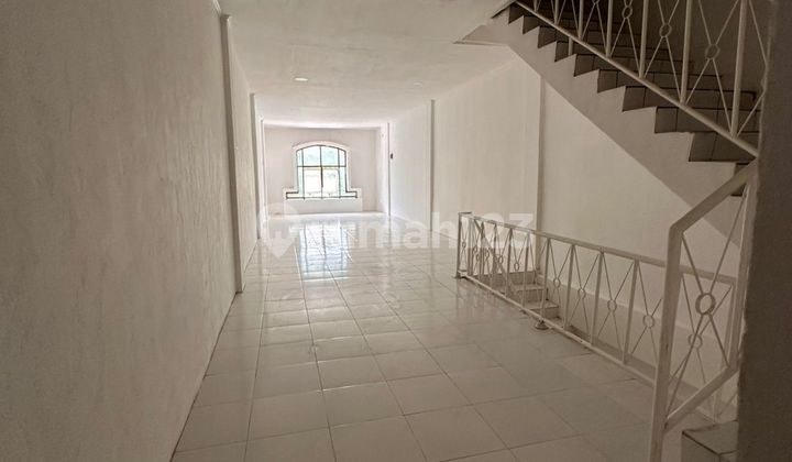 Ready-to-Use Shophouse Near Manggarai Train Station 2