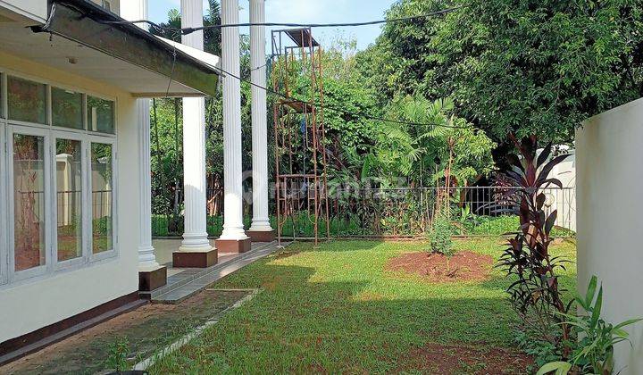 Rumah Besar Di Kawasan Ampera Jakarta Selatan, Bisa Parkir 20 Mobil 2