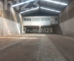 Warehouse 1,000m2 Land 3,864m2 Strategic Roadside Location in Pamulang