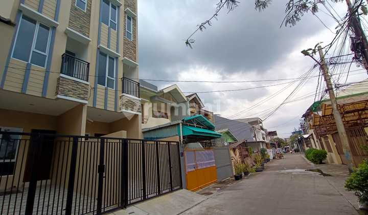 New 3-Story House Jelambar West Jakarta 2