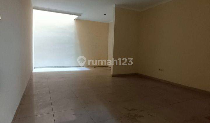 Rumah 3 Lantai Area Tomang Jakarta Barat