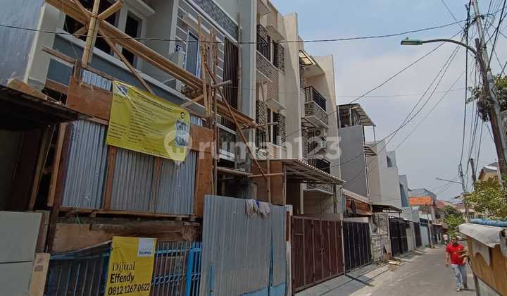 Rumah Baru Minimalis Modern 6x15 Area Tomang, Jakarta Barat  2