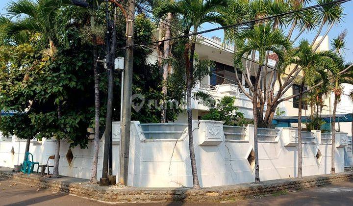 Rumah di Komplek Perumahan Pluit Timur, Jakarta Utara 1