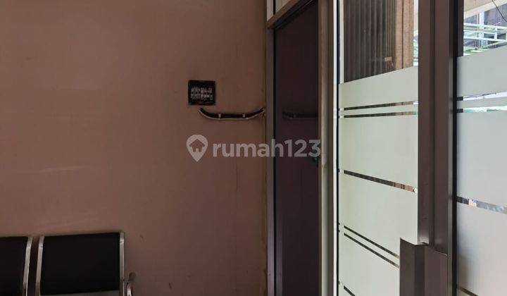 Ruko di Komplek Ruko Roxy Mas, Jakarta Pusat 2