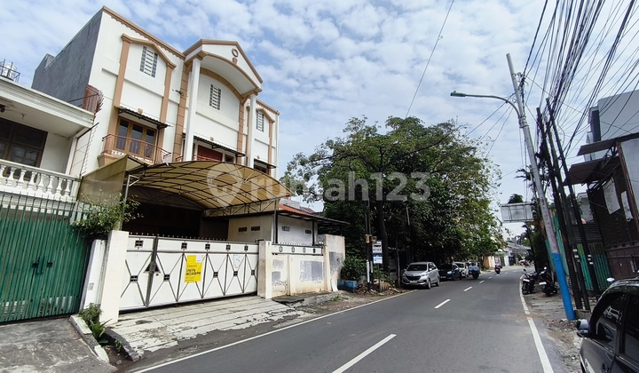 Gudang & Kantor 600 M² di Tomang - Strategis dan Akses Mudah Tol Gudang & Kantor 600 M² di Tomang - Strategis dan Akses Mudah Tol