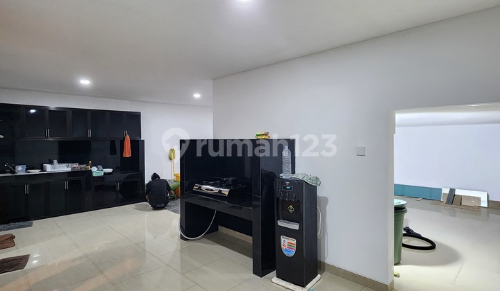rumah cluster eksclusive jl permata intan IV ( permata hijau  )