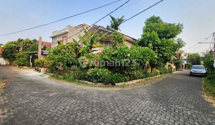 Rumah Hoek Di Jalan Taman Surya 1, Daan Mogot 2