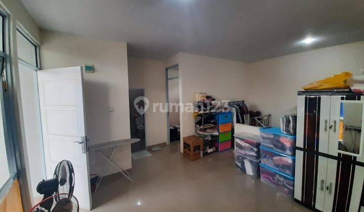 Dijual Cepat Rumah Cantik 2 Lantai di Osella Residence 2