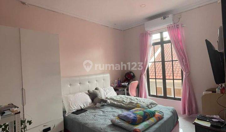 Dijual Cantik Rumah 2 Lantai di Palm Spring 3