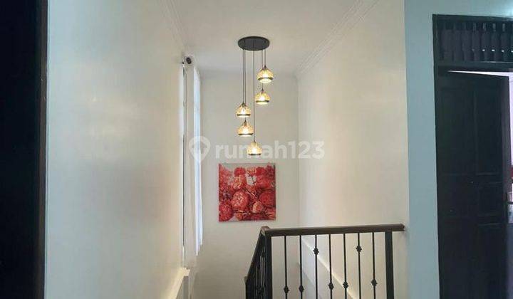 Dijual Cantik Rumah 2 Lantai di Palm Spring 13