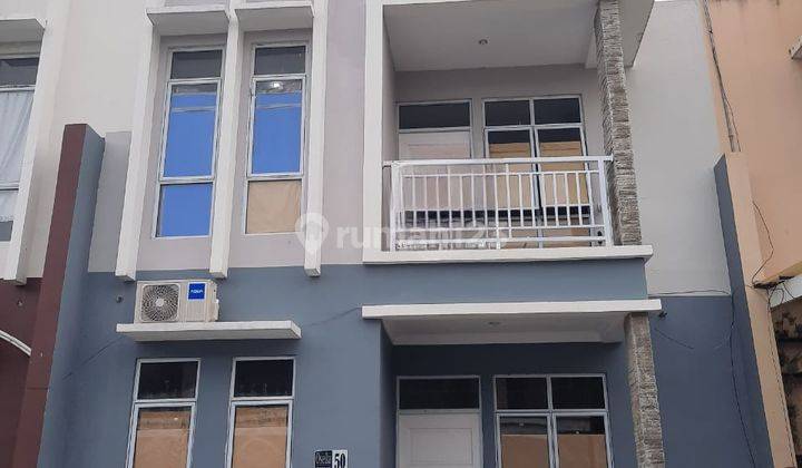 Dijual Cepat Rumah Cantik 2 Lantai di Osella Residence 1