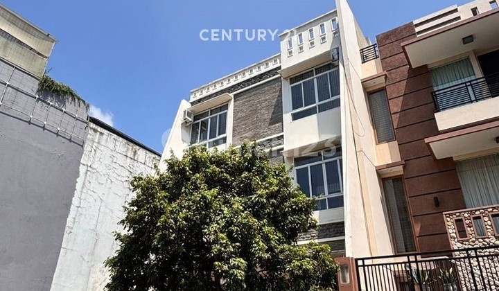 Rumah Lux 3 Lantai Di Kelapa Hybrida Kelapa Gading Jakarta Utara Rumah Lux 3 Lantai Di Kelapa Hybrida Kelapa Gading Jakarta Utara