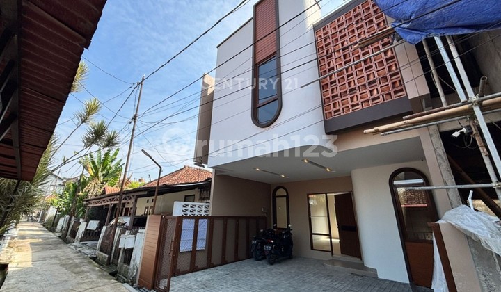Rumah Baru Minimalis Modern Di Satrugna Pajajaran Bandung Rumah Baru Minimalis Modern Di Satrugna Pajajaran Bandung