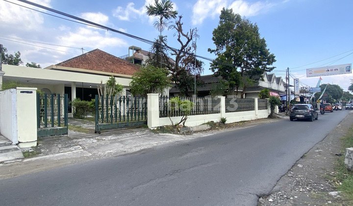 Spacious Strategic House West of JEC Near Ambarukmo Plaza Yogyakarta City Hall UIN Yogyakarta Campus 2
