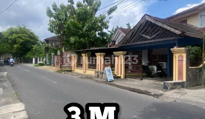 Rumah Besar pinggir jalan Raya dekat RSUD Wirosaban Umbulharjo Kota Jogja Rumah Besar pinggir jalan Raya dekat RSUD Wirosaban Umbulharjo Kota Jogja