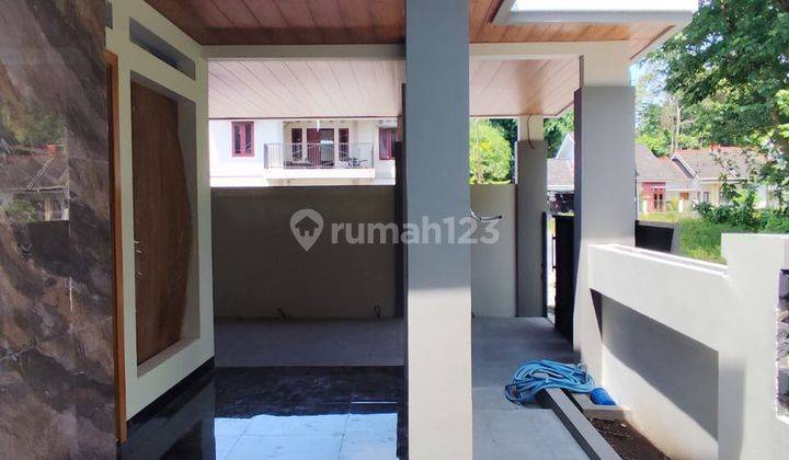 Rumah mewah desain TROPIS MODERN dengan tanah yang luas dan tata ruang yang lega dan nyaman di Jalan Kaliurang Km 13, dekat Kampus PPPG Kesenian dan UII Terpadu  2