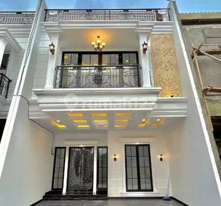 Rumah Baru Town House Baru 3 Lanta Classic Shm Lokasi Strategis  1