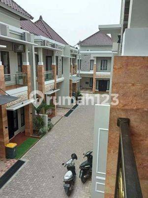 Rumah di Jl. Kebagusan 3 Dalam Cluster SHM 2 Lantai plus Rooftop 2