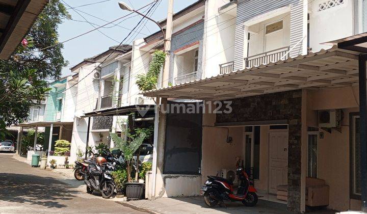 Rumah Furnished di Jl. Sarpa Dalam Cluster 2 Lantai Bagus 1