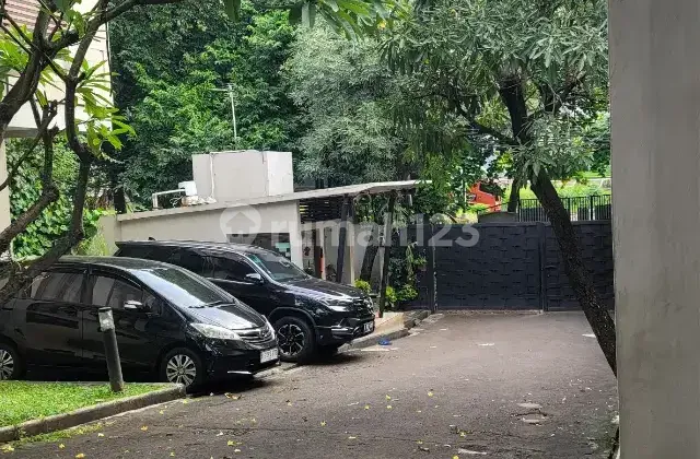 Rumah Town House Akses Kebagusa Raya Dekat ke Tb Simatupang