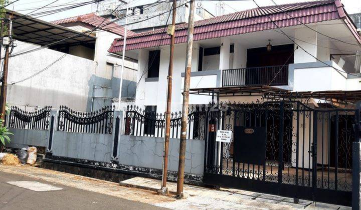 Rumah Lama Di Komplek Jepang Tebet Dalam One Gate System 1