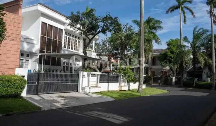 Hook House Semi-furnished Pondok Indah Near Pondok Indah Mall