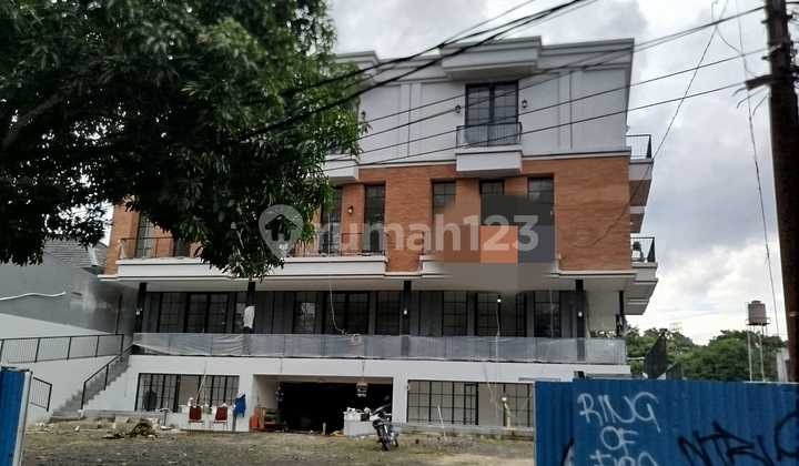 Brand New Gedung 3 Lantai + Basement di Krukut Dekat Akses Tol