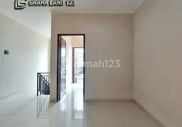 Rumah Baru Dalam Town House Dekat Tb Simatupang Dan Sta. Krl 2