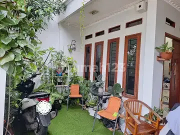 Modern Minimalist House with SHM in Villa Pamulang Near Public Facilities 2